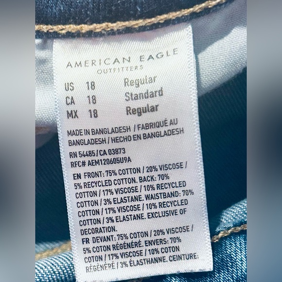 American Eagle High-Waisted Mom Jeans – Raw Hem – Size 18 Regular - Picture 7 of 7
